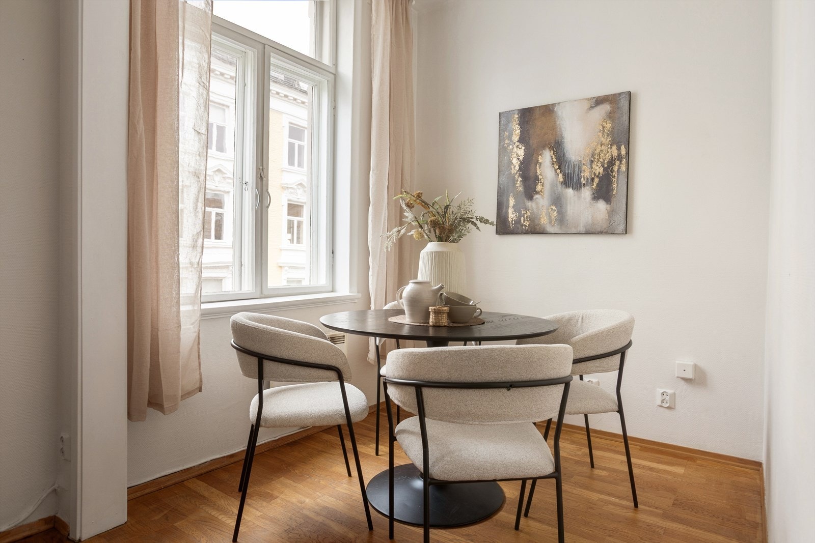 Leiligheten ligger høyt og fritt til i 3. etasje. Galleribilde