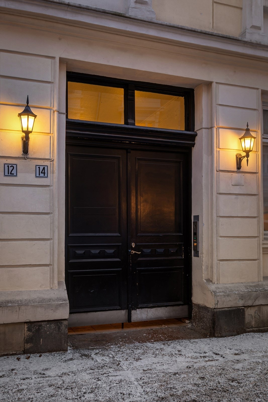 Inngangspartiet er trivelig og gir et hyggelig førsteinntrykk av boligen. Galleribilde