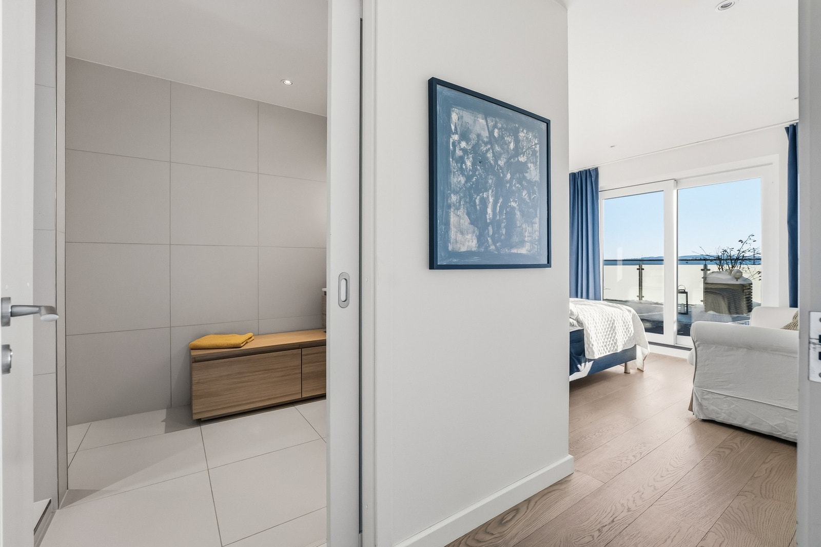 Helheten oppleves luftig, rolig og svært gjennomført. Galleribilde