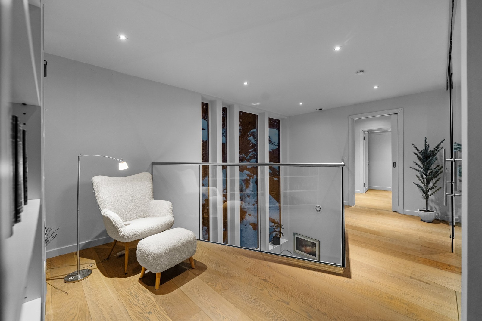 Loftstue. Galleribilde