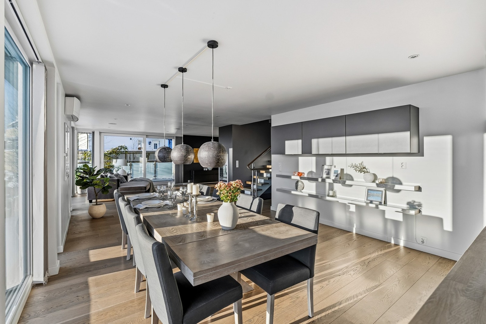 Plass til de store selskapene. Her kan det dekkes opp til mange. Galleribilde