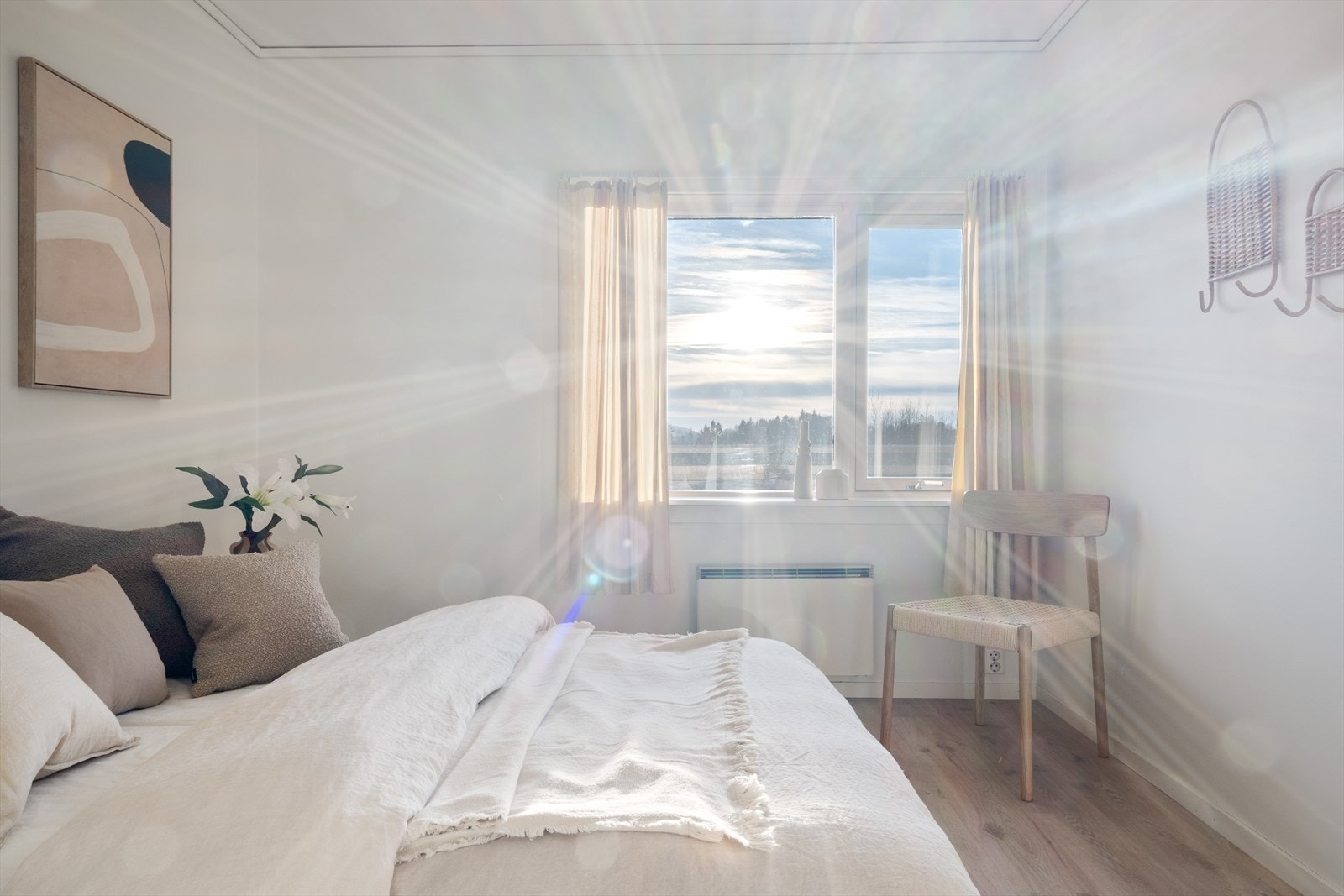 Et behagelig soverom som innbyr til rolige morgener. Galleribilde