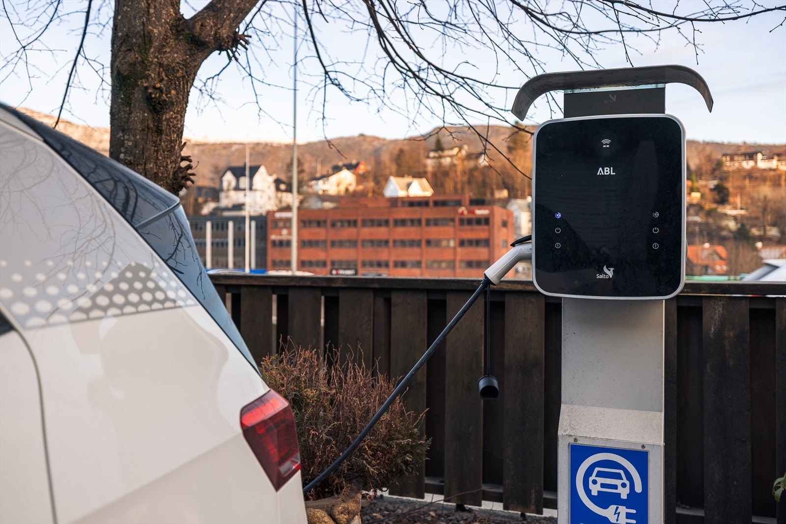 Borettslaget har flere ladepunkter for lading av elbil. Galleribilde