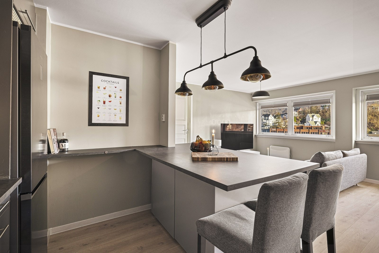 Praktisk med en egen kjøkkenøy. Galleribilde