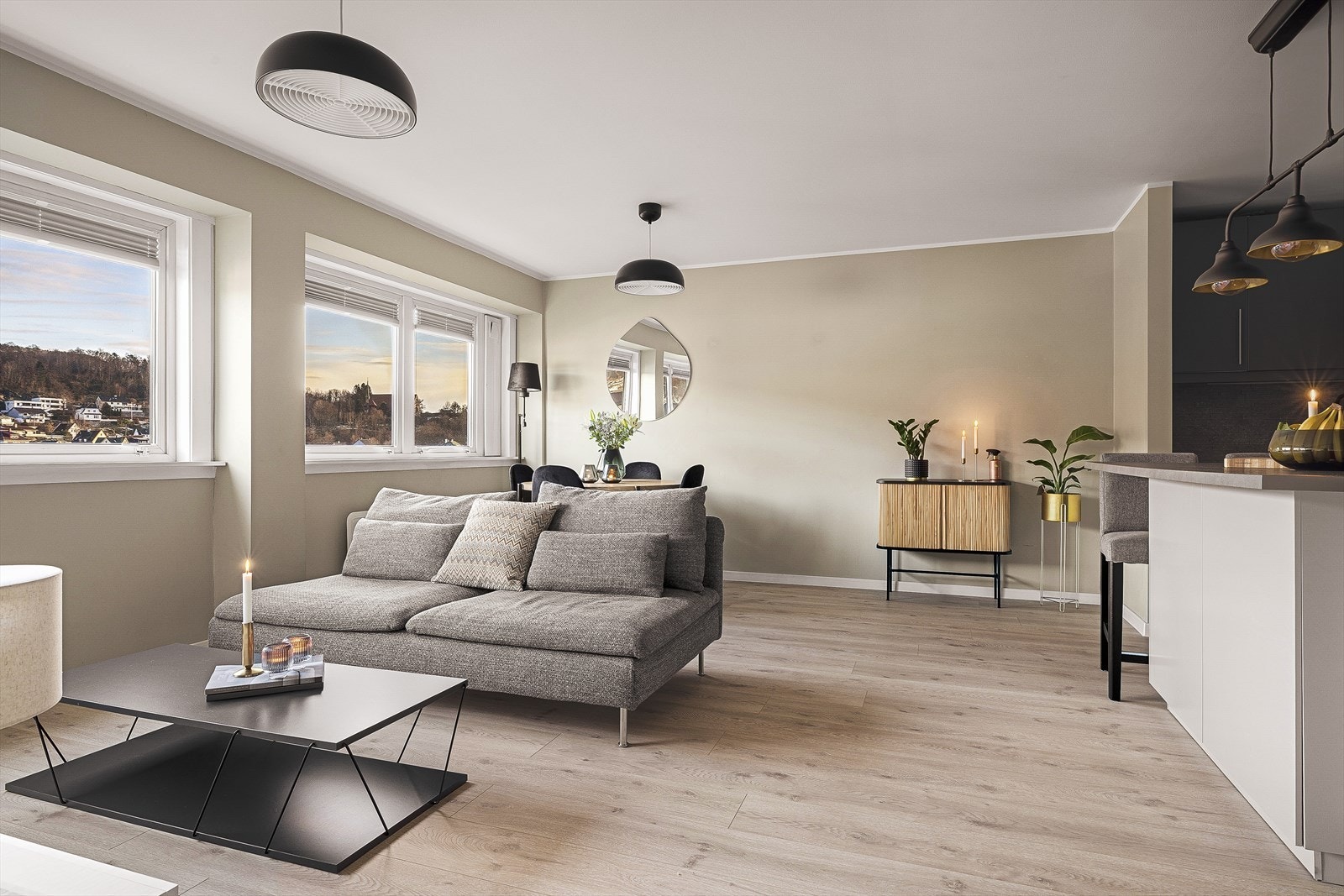 Leiligheten har en praktisk planløsning. Nytt laminatgulv fra 2020. Galleribilde