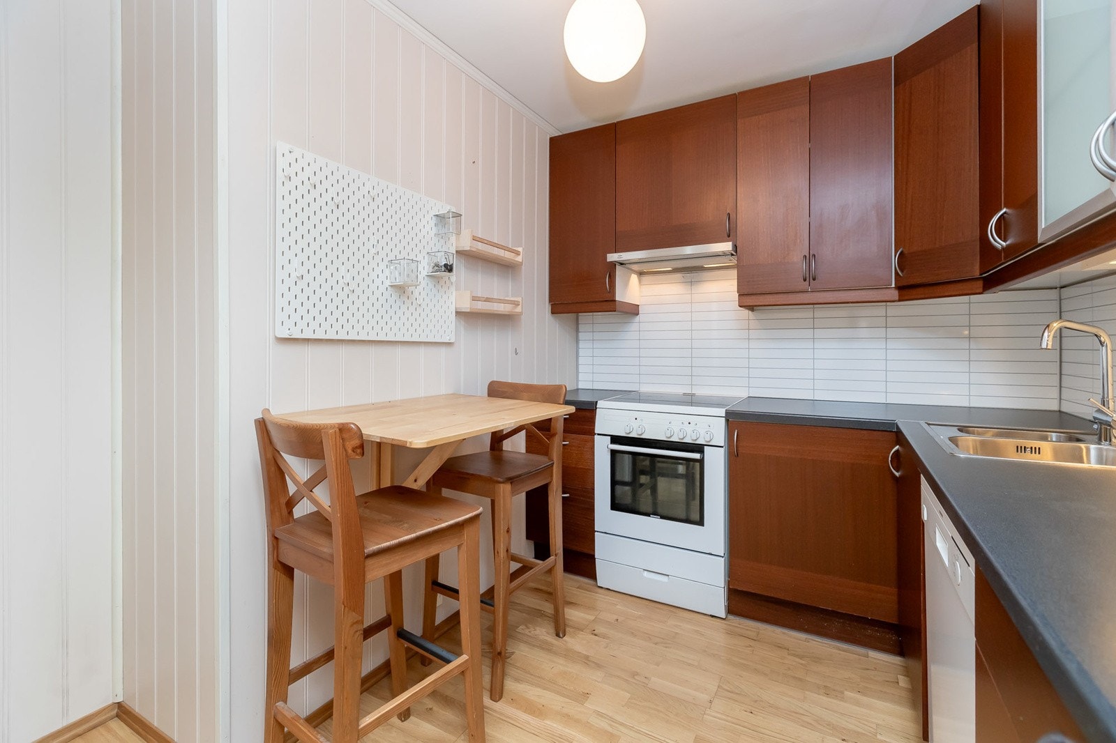 Kjøkken har spiseplass Galleribilde