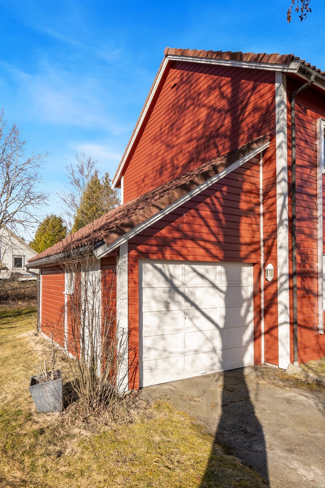 Parkering i garasje. Galleribilde