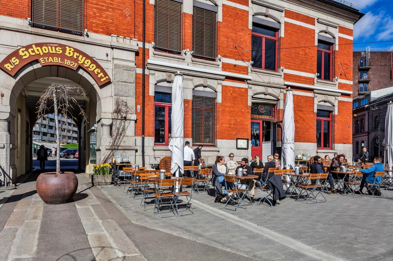 Det finnes mange populære serveringsteder i gangavstand fra leiligheten. Galleribilde