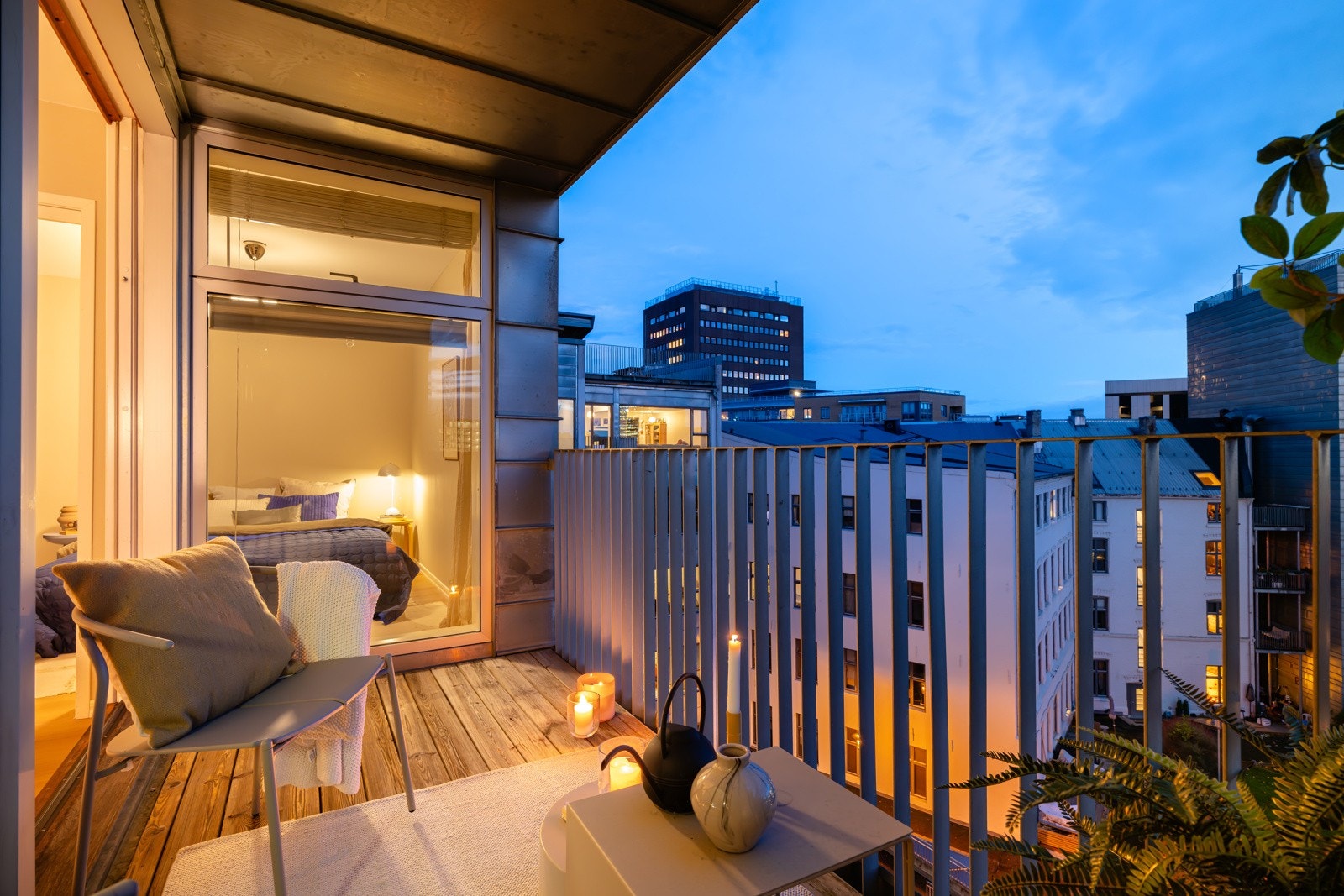 Kveldsstemning fra balkongen. Galleribilde