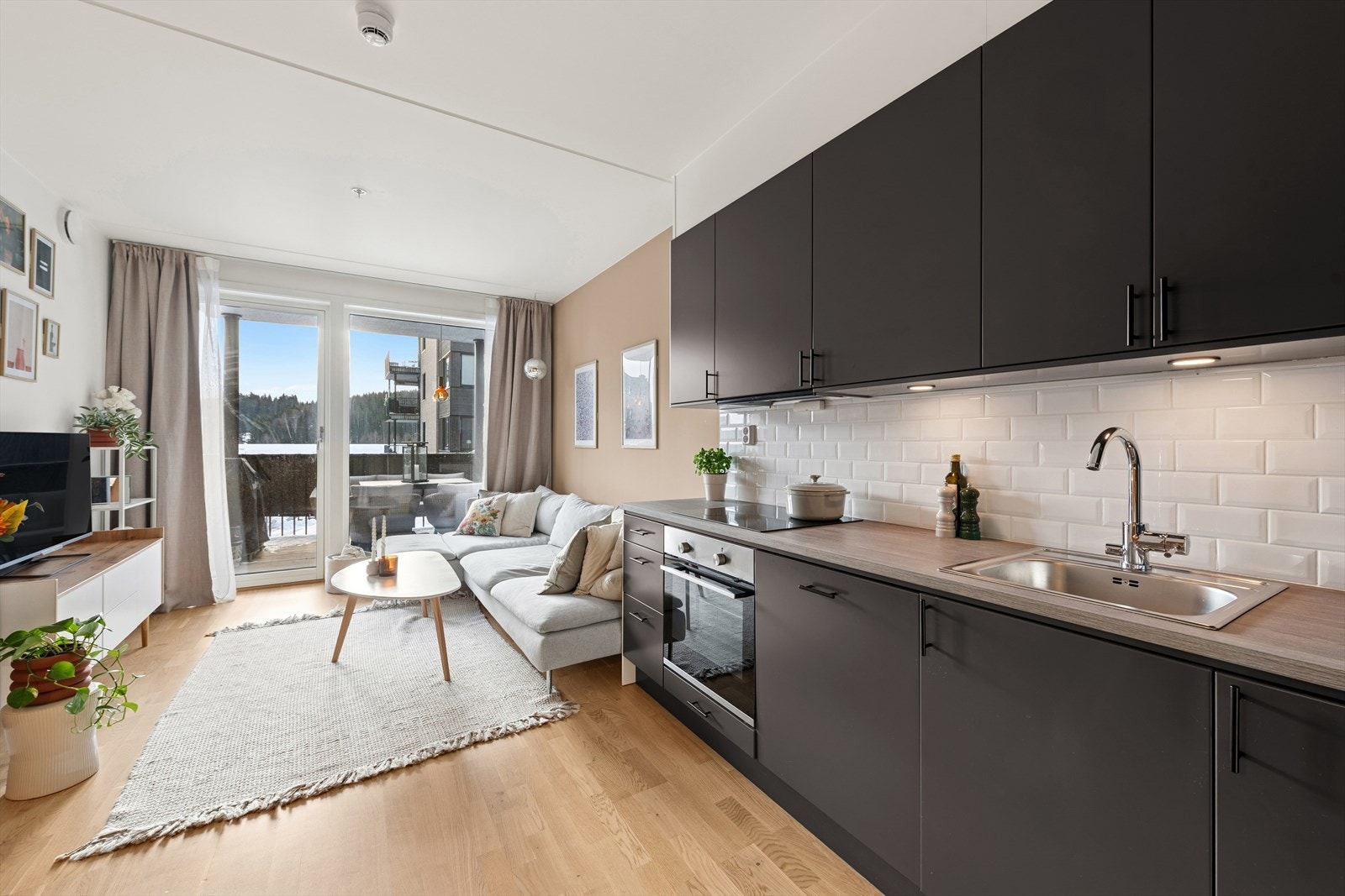 Med utgang fra stuen finner du en solrik balkong på 7 kvm. Galleribilde