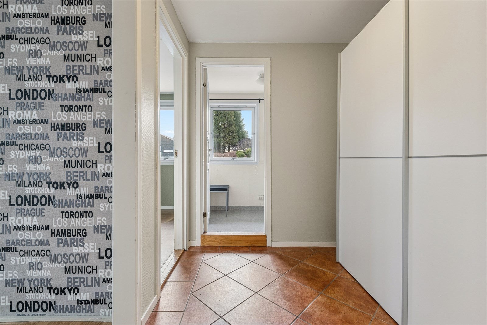 Se pkt. ferdigattest i salgsoppgaven. Galleribilde