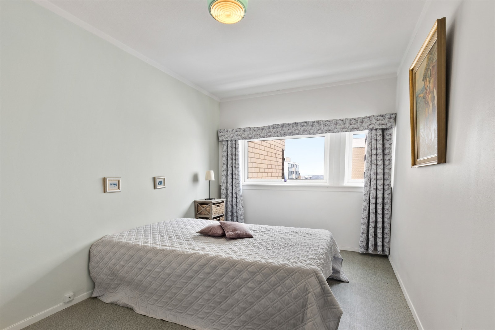 Velkommen til leilighetens hovedsoverom. Galleribilde