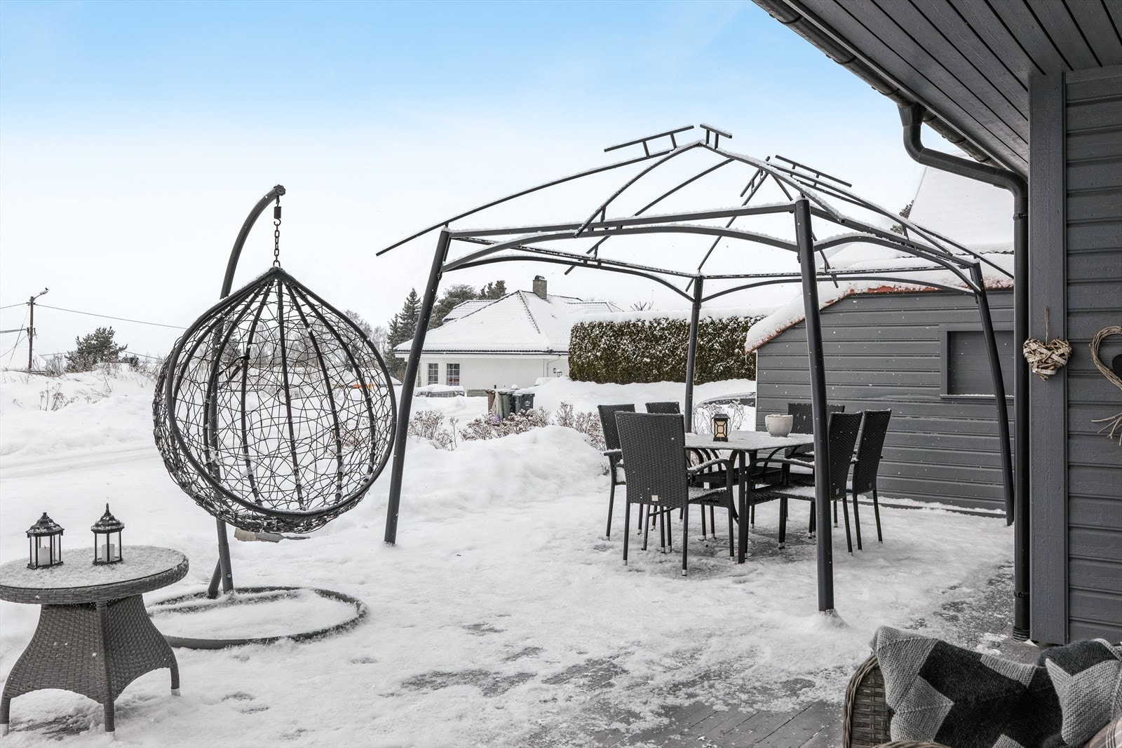 Begge terrassene har konstruksjoner og overflater i treverk. Galleribilde