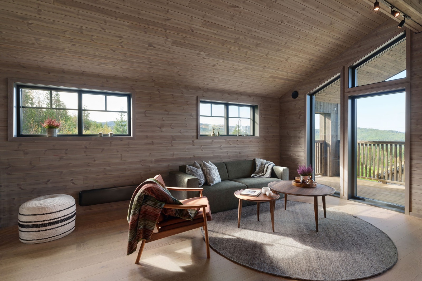 Moderne, stilrent og komfortabelt, likevel langt fra tjas og mas - med næromgivelser som får deg til å slappe av. Galleribilde