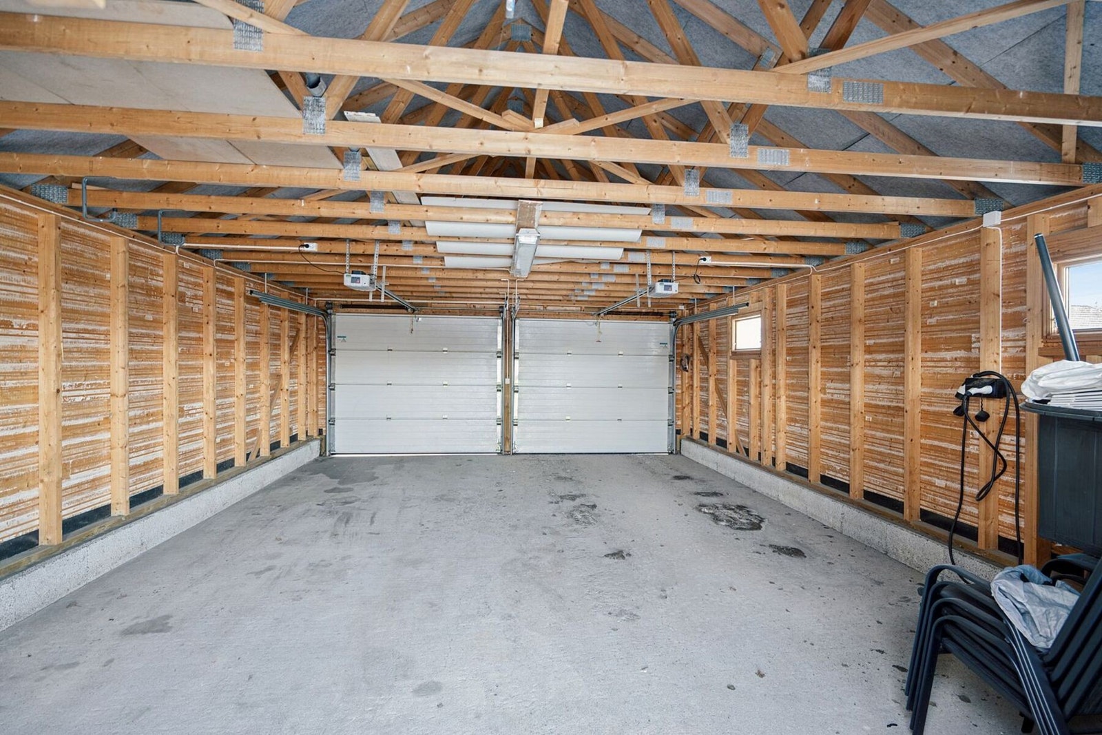 Inngang også på baksiden av garasjen Galleribilde