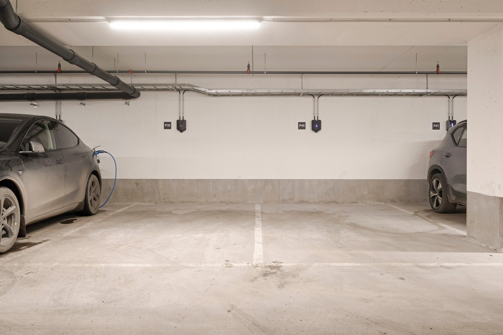 Det følger med en parkeringsplass. Plass nr. 39. Galleribilde