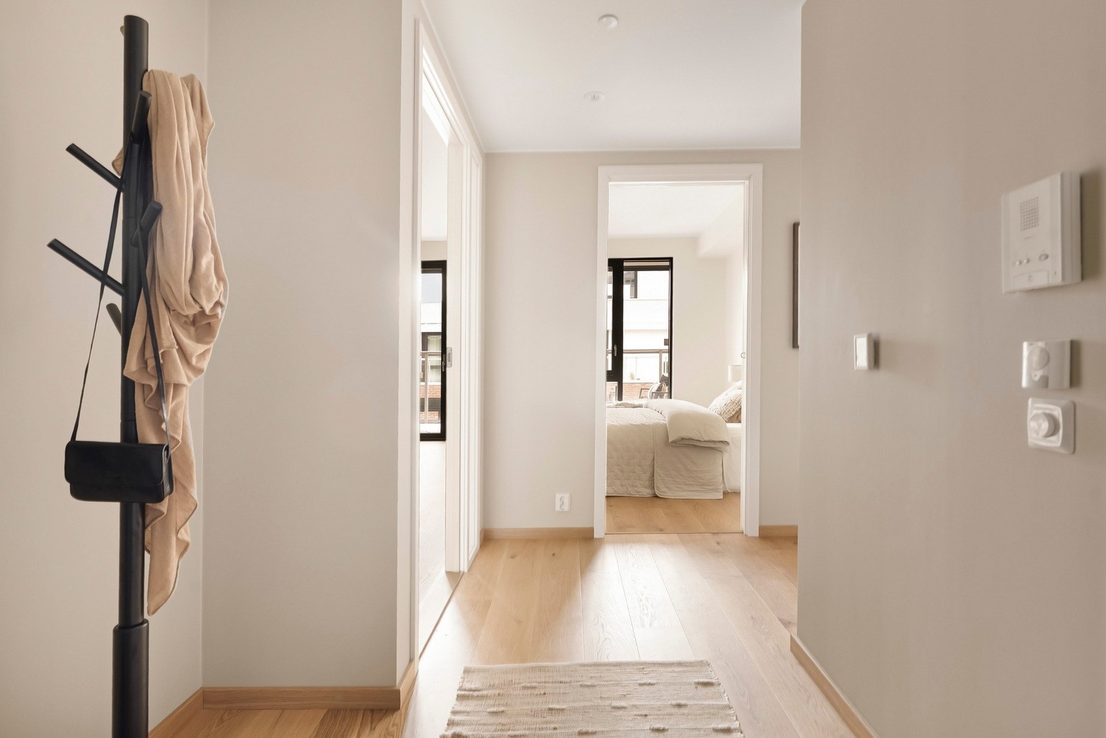 Fra ente/gang er det tilgang til alle rom Galleribilde