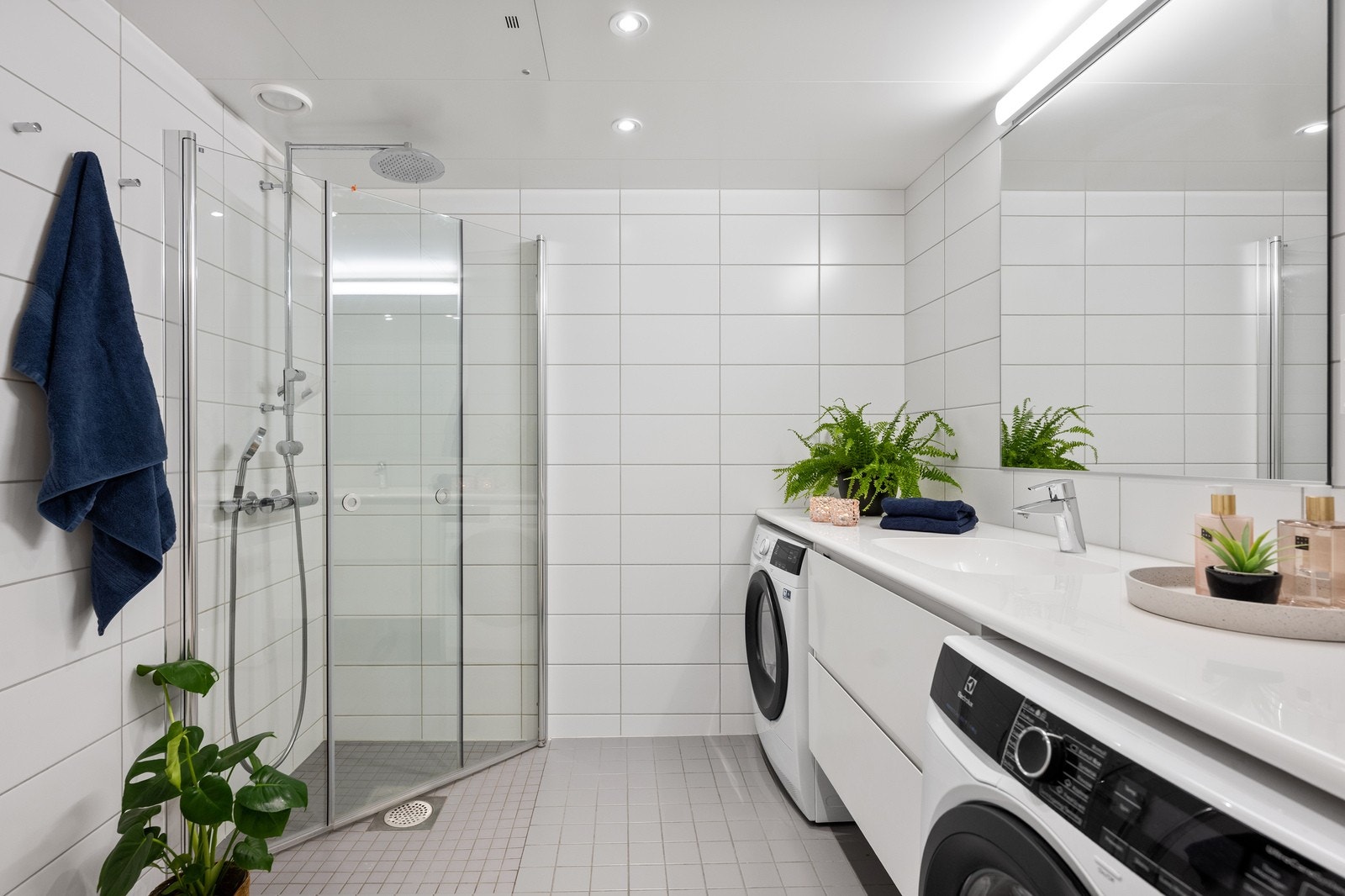 Balansert ventilasjon sikrer godt inneklima på begge baderom. Galleribilde