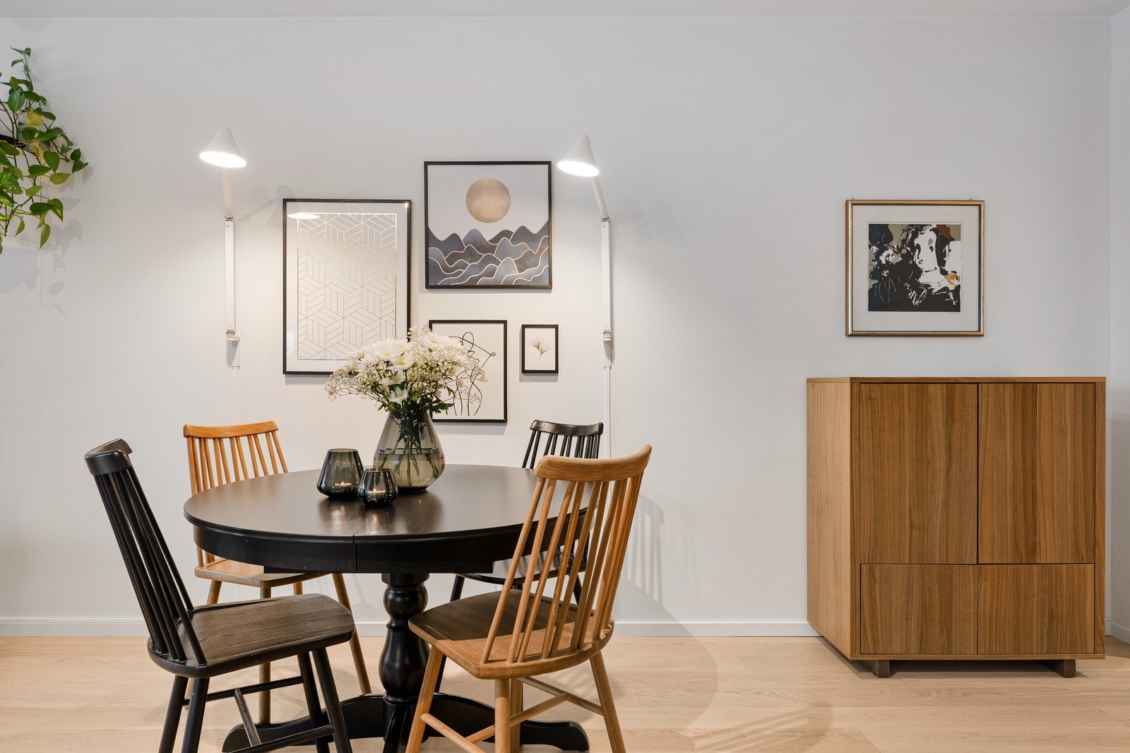 Nyt et godt måltid i delikate omgivelser. Galleribilde