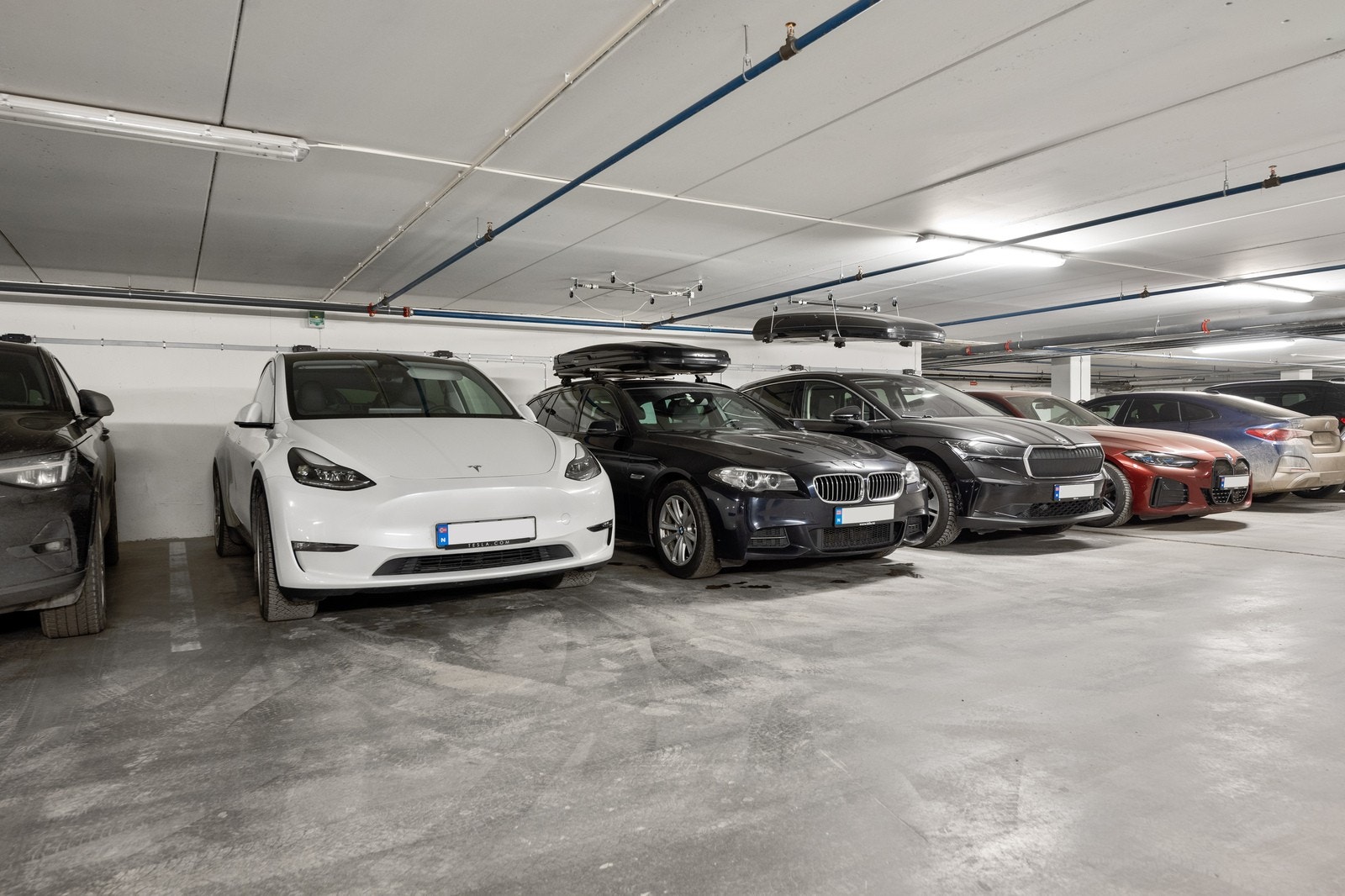 Garasjeanlegget har elbillader og er merket med nummer 88. Galleribilde