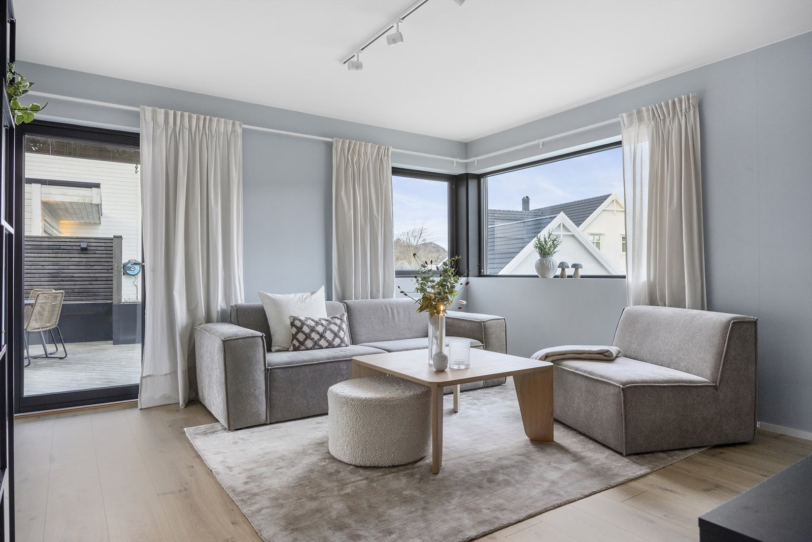 Fin stue i 1. etasje, perfekt som TV-stue eller et lekerom for barna. Galleribilde