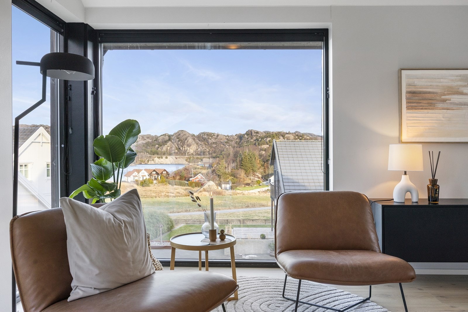 Sittegruppe. Galleribilde