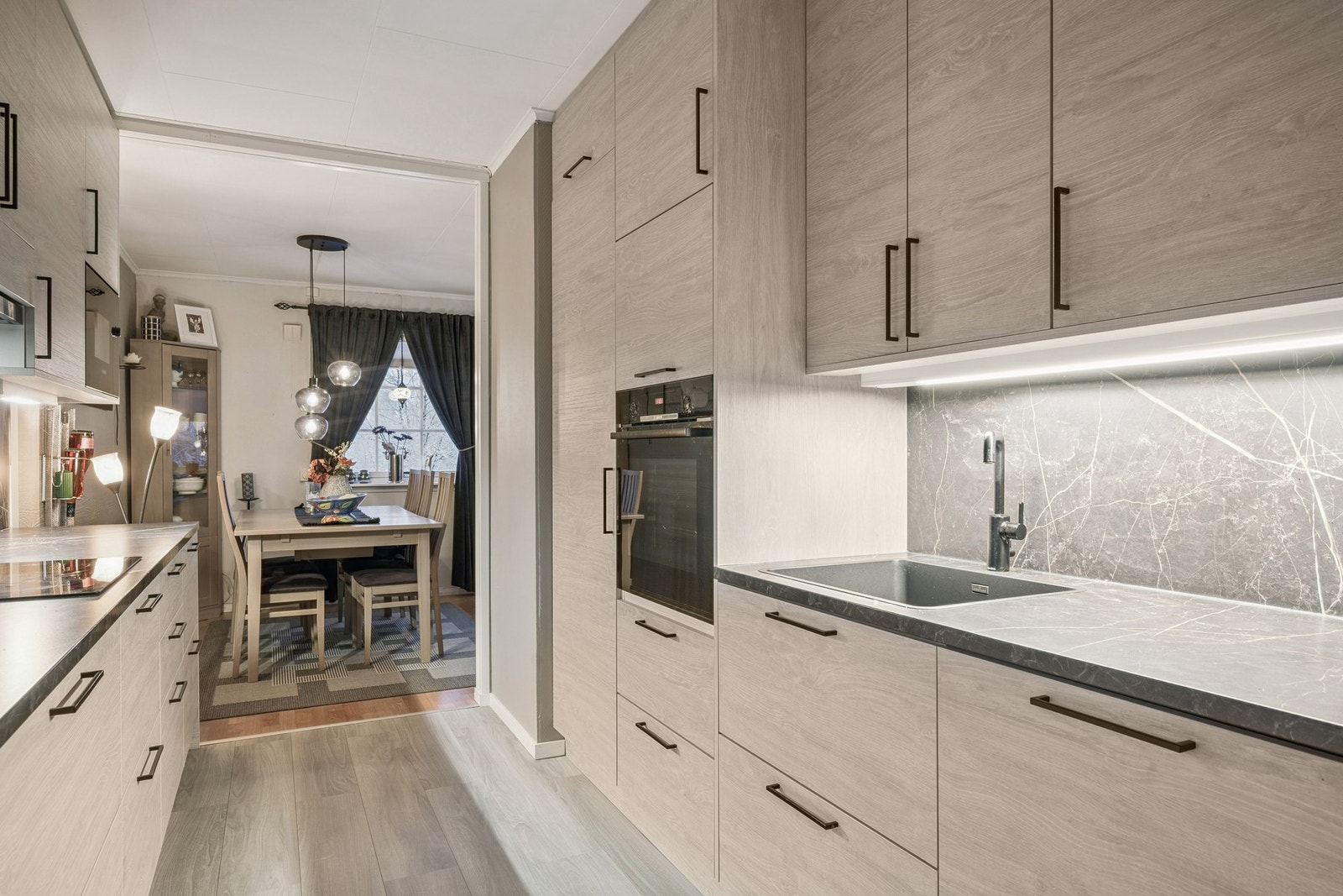 Kjøkkenet ble pusset opp i 2023 Galleribilde