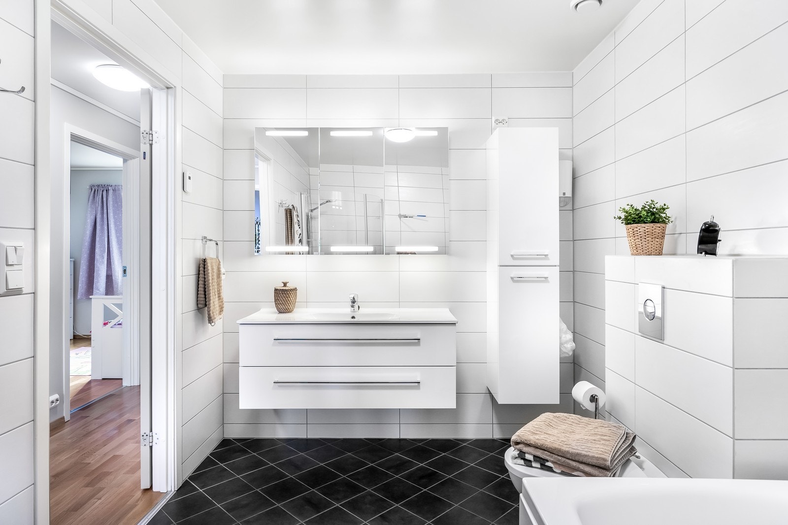 Hovedbad med badekar Galleribilde