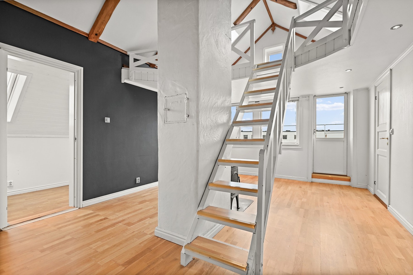 Tilgang til hems fra stuen. Galleribilde