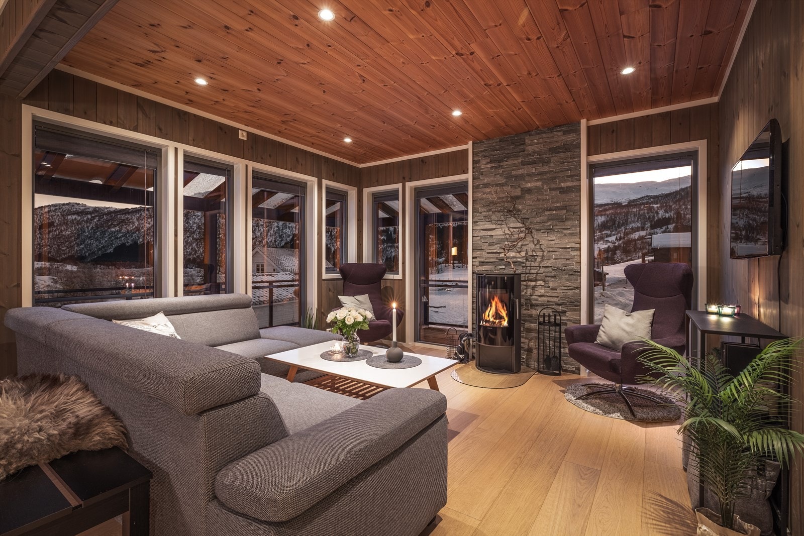 Den store stuen gir plass til innredning i flere soner Galleribilde