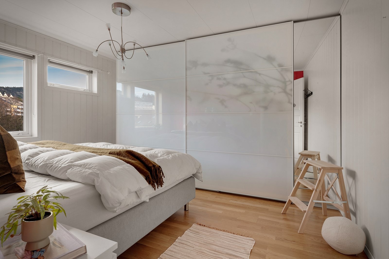 - Leiligheten har to soverom, hvorav det største måler 13,4 m² - Galleribilde