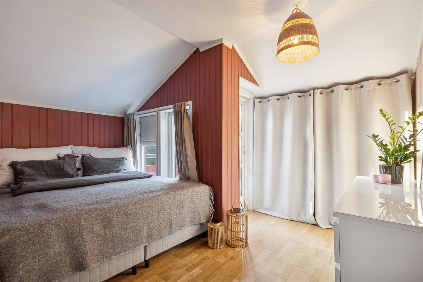 Soverommet er på hele 11,8m² og byr på god plass til dobbeltseng. Galleribilde