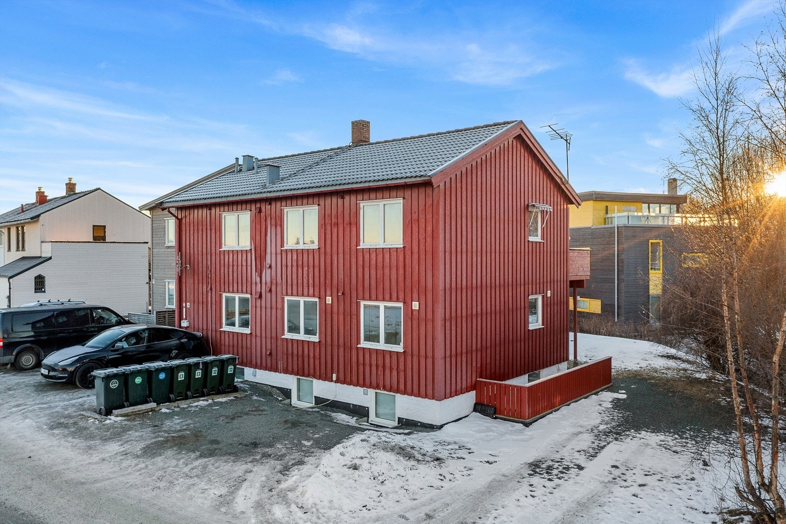 Flott horisontaldelt halvpart i første etasje og kjeller! Galleribilde