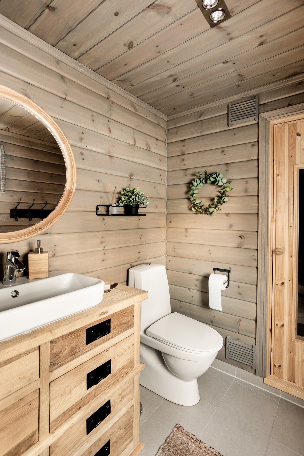 Det er to bad i 1. etasje. Galleribilde