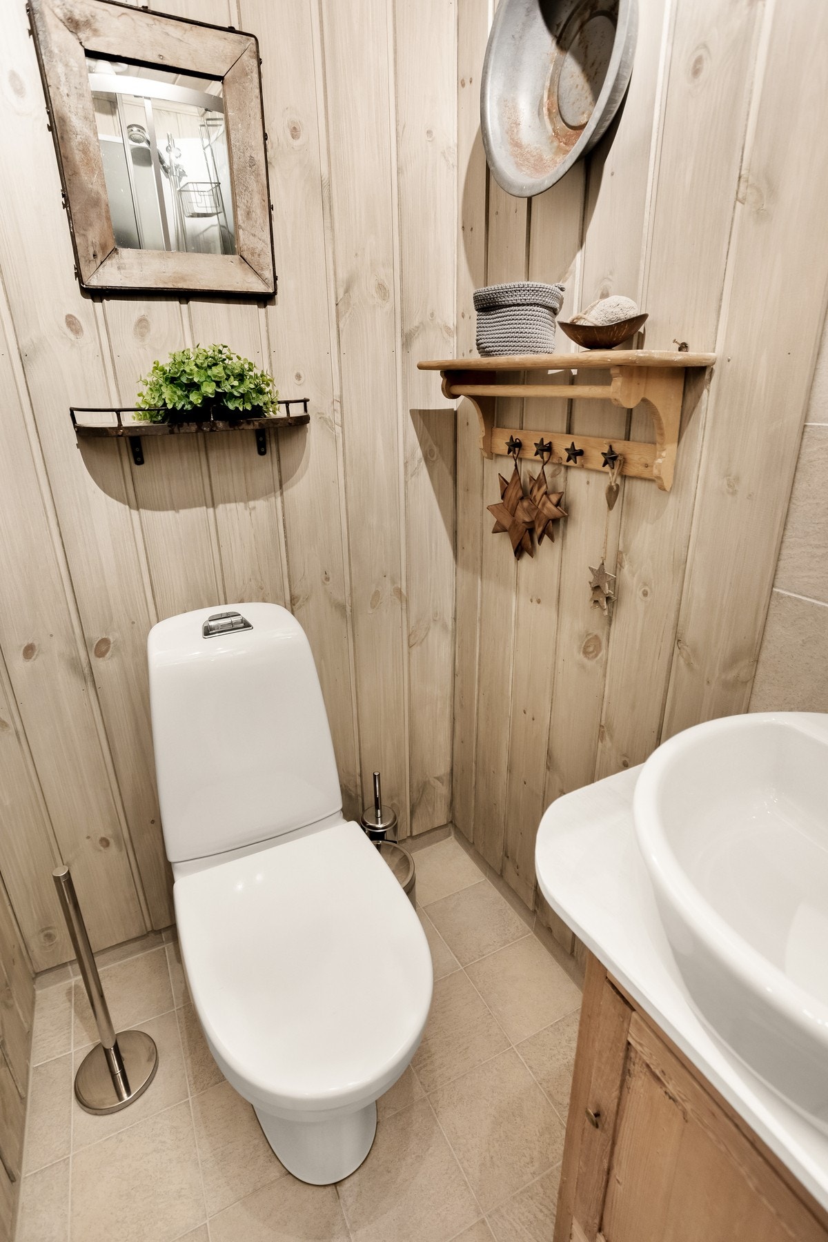 Alltid praktisk med to bad i en familiehytte. Galleribilde