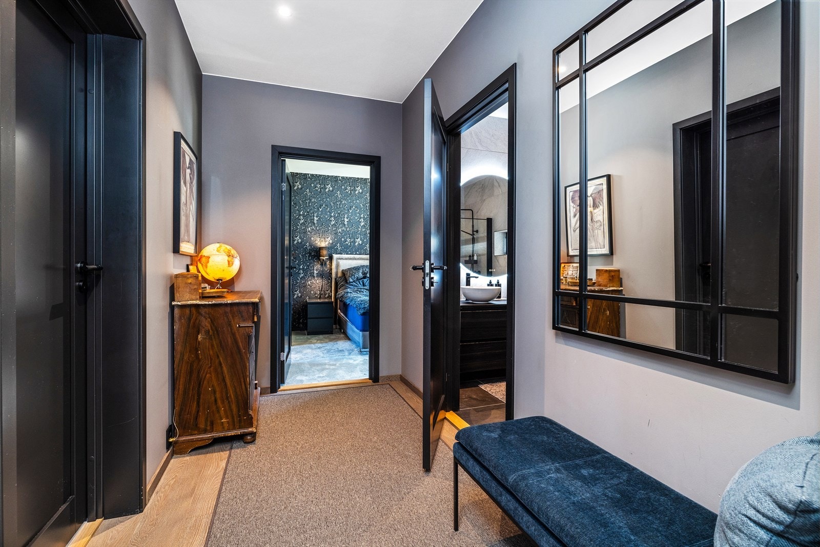 Gangen viser vei til soveromsavdelingen i 1.etasje og de to badene. Galleribilde