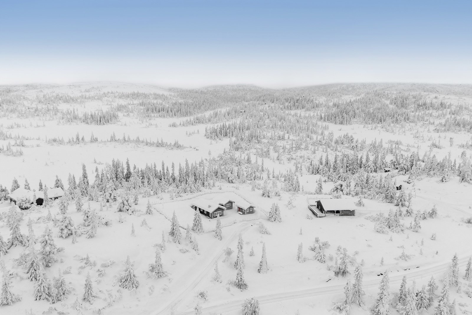 Turområder i umiddelbar nærhet og kort avstand til skiløyper om vinteren, hvor man blant annet kan gå på ski til Veggli fjellstue eller Veggli skisenter. Galleribilde