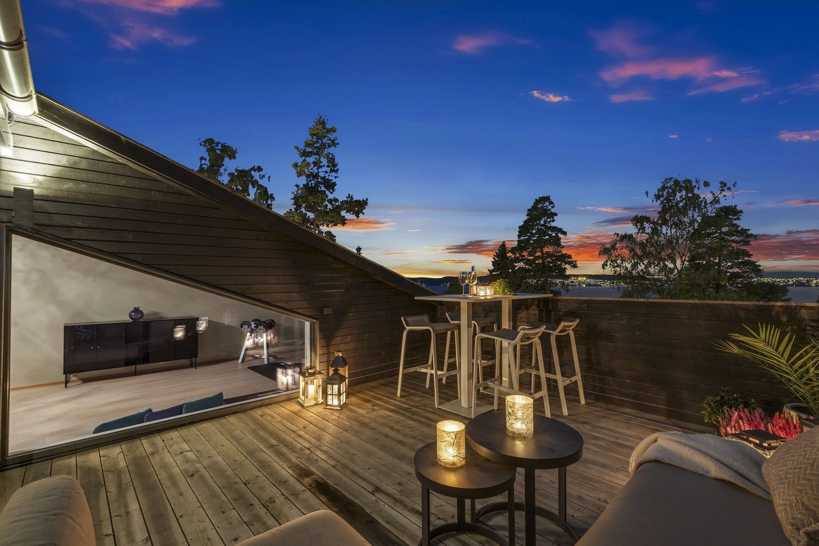 Takterrasse - kveld. Galleribilde