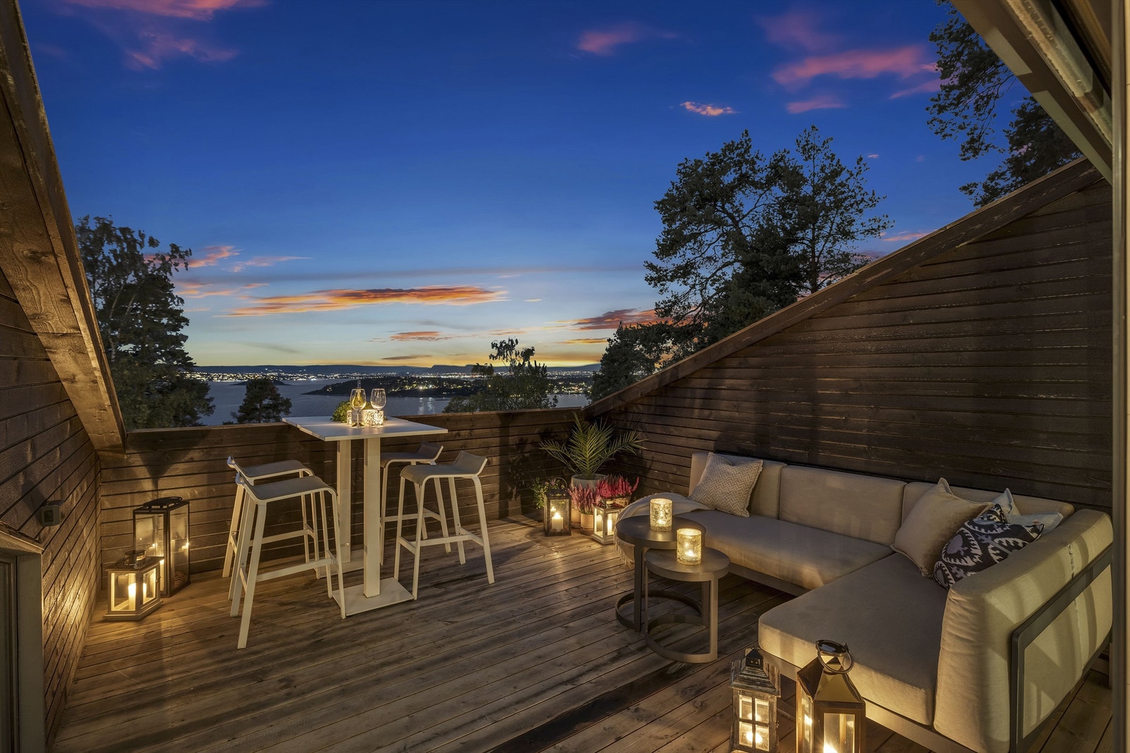 Takterrasse - kveld. Galleribilde