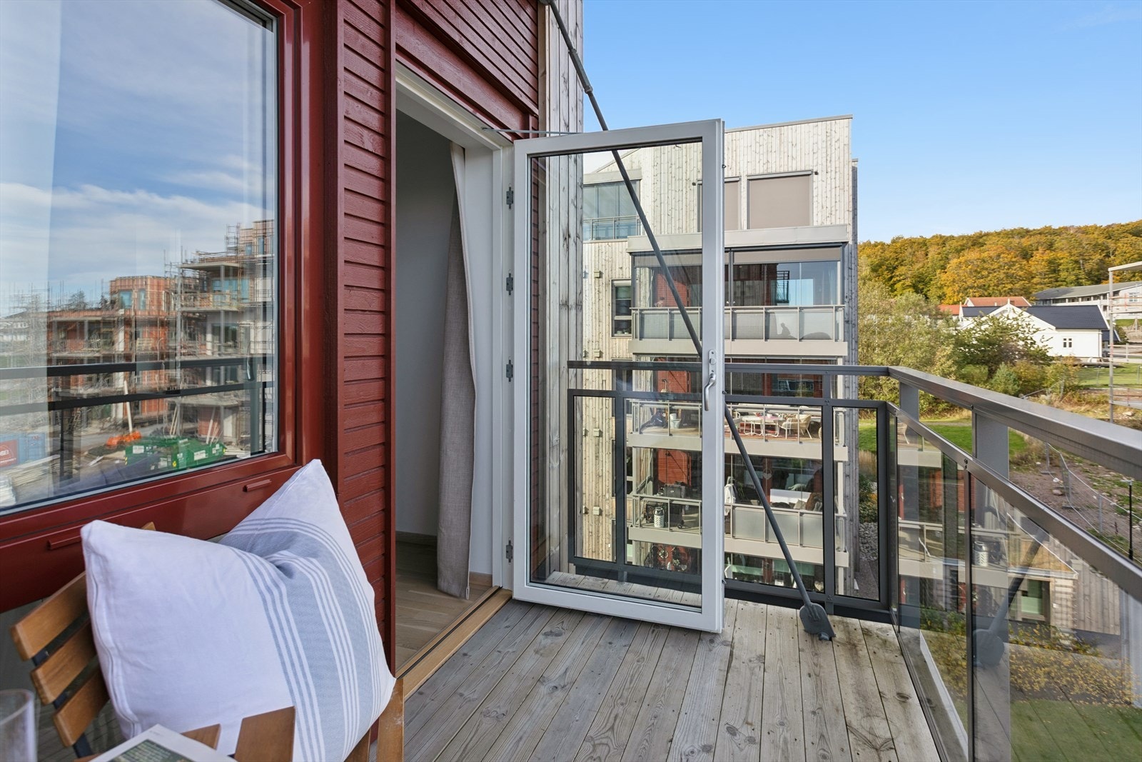 Det er montert både utelys og strømuttak. Galleribilde