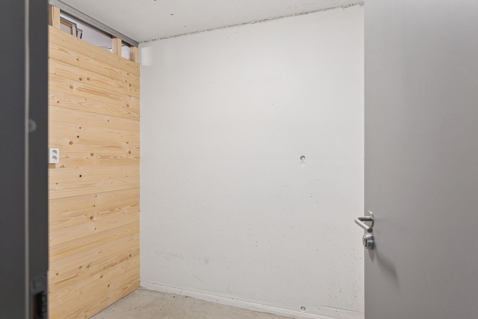 Det medfølger avlukket bod på ca. 5 m² i byggets nedre etasjeplan, som nås via heis (evt. trapp). Galleribilde