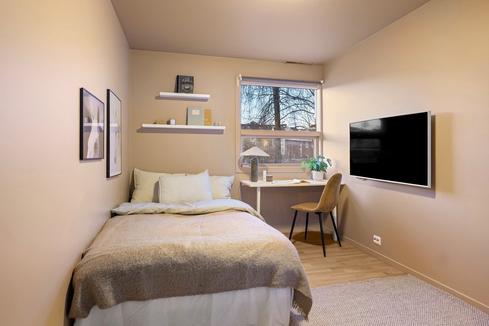 Soverom nr. 4. Galleribilde