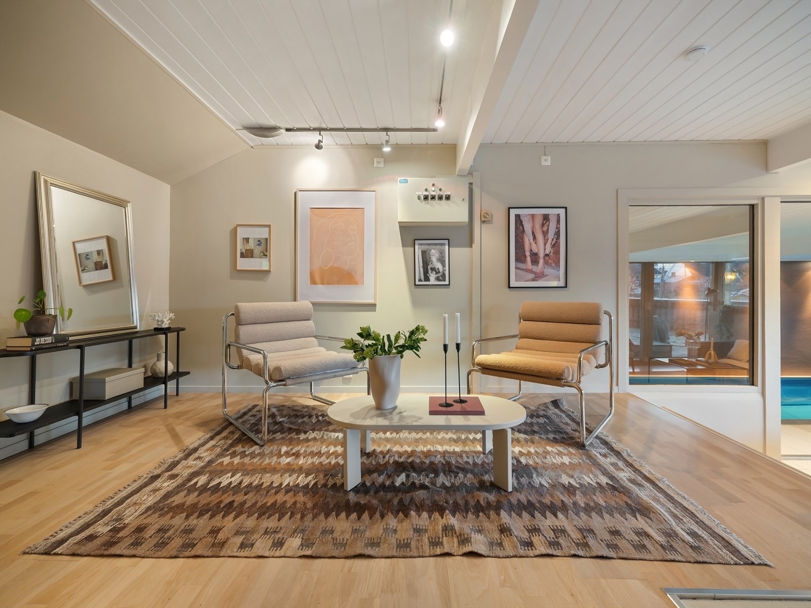 Dette gir rom for flere bruksområder - enten som TV-stue, lekerom eller ungdomsavdeling. Galleribilde