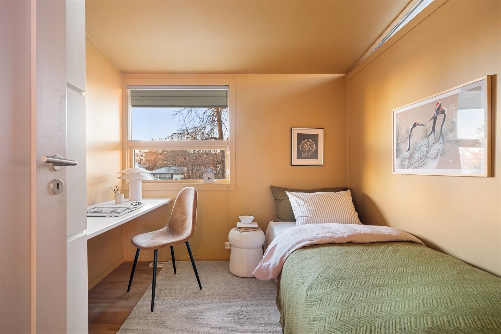 Soverom nr. 2 har god plass til soveromsmøblement og garderobeløsning. Galleribilde