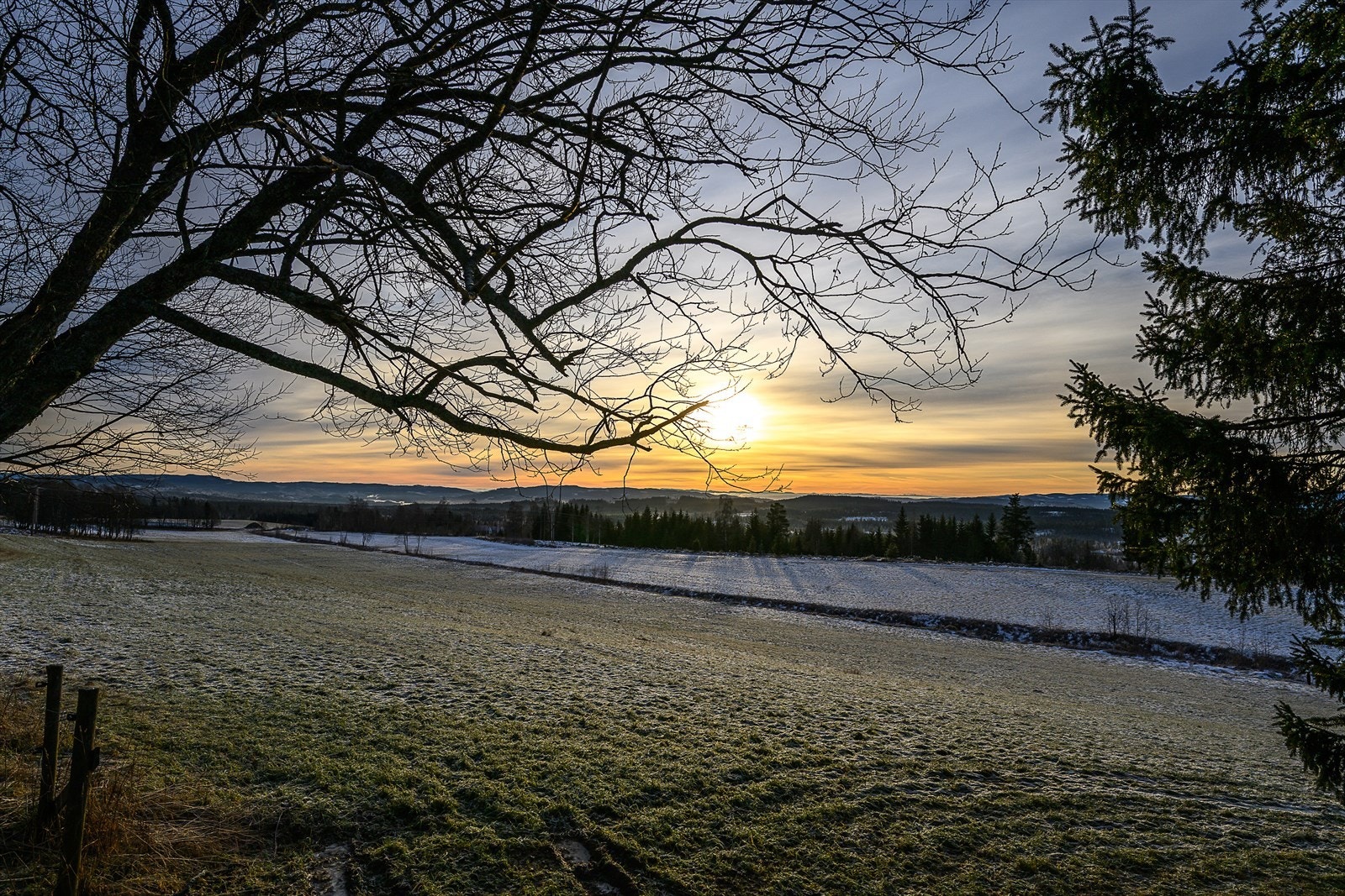 Lismarka byr på flotte turmuligheter sommer som vinter. Her finner du merkede turstier og vinterstid kjøres skiløyper i området når forholdene tillater det. Kort kjøretur til Sjusjøen for langrenn og alpint. Galleribilde