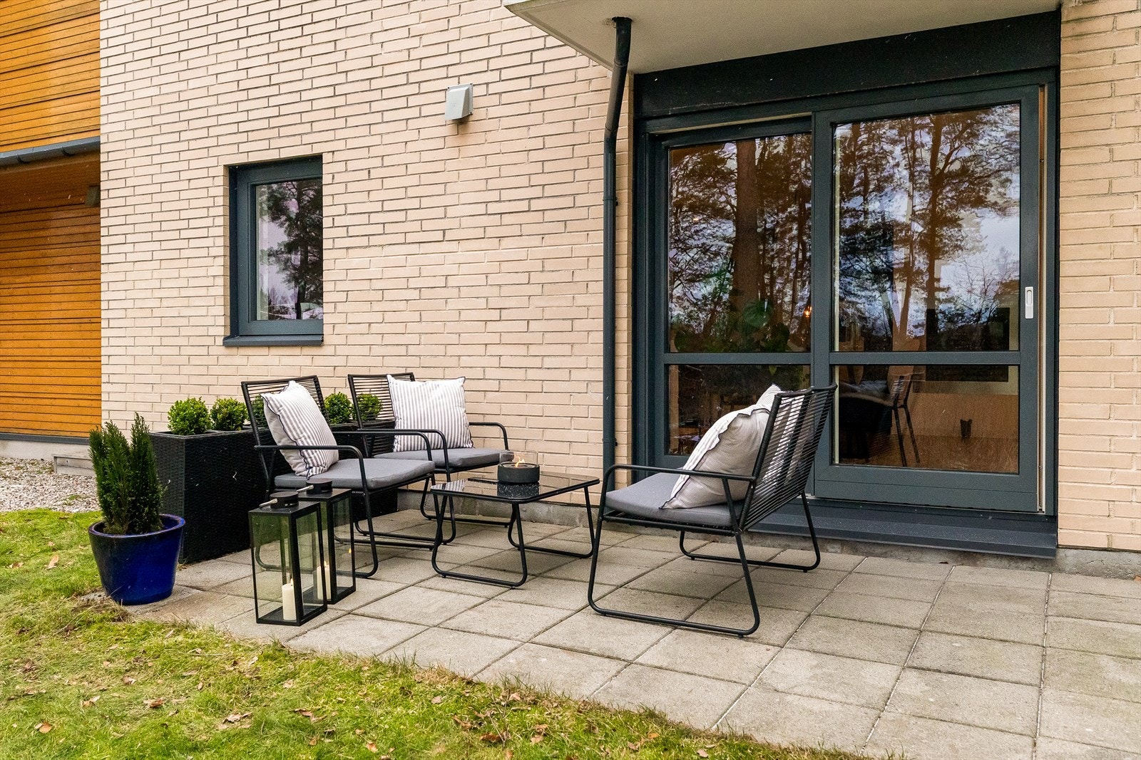 Leiligheten har en østvendt uteplass på ca. 12 m². Galleribilde