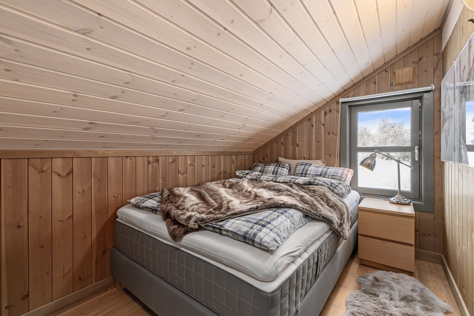 To praktiske soverom på hemsetasjen Galleribilde