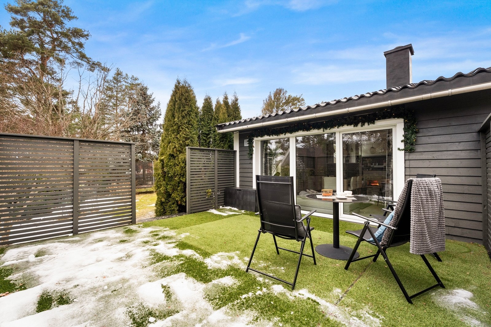 Direkte ankomst fra stue og uteområdet. Galleribilde