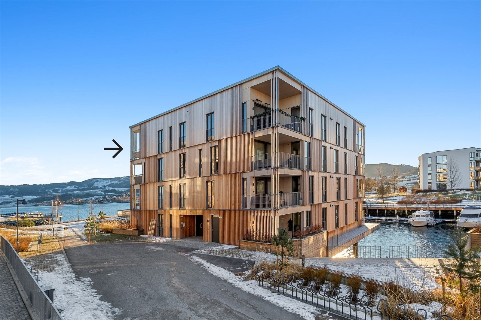 Hjørneleilighet i toppetasjen med vakker utsikt. Galleribilde