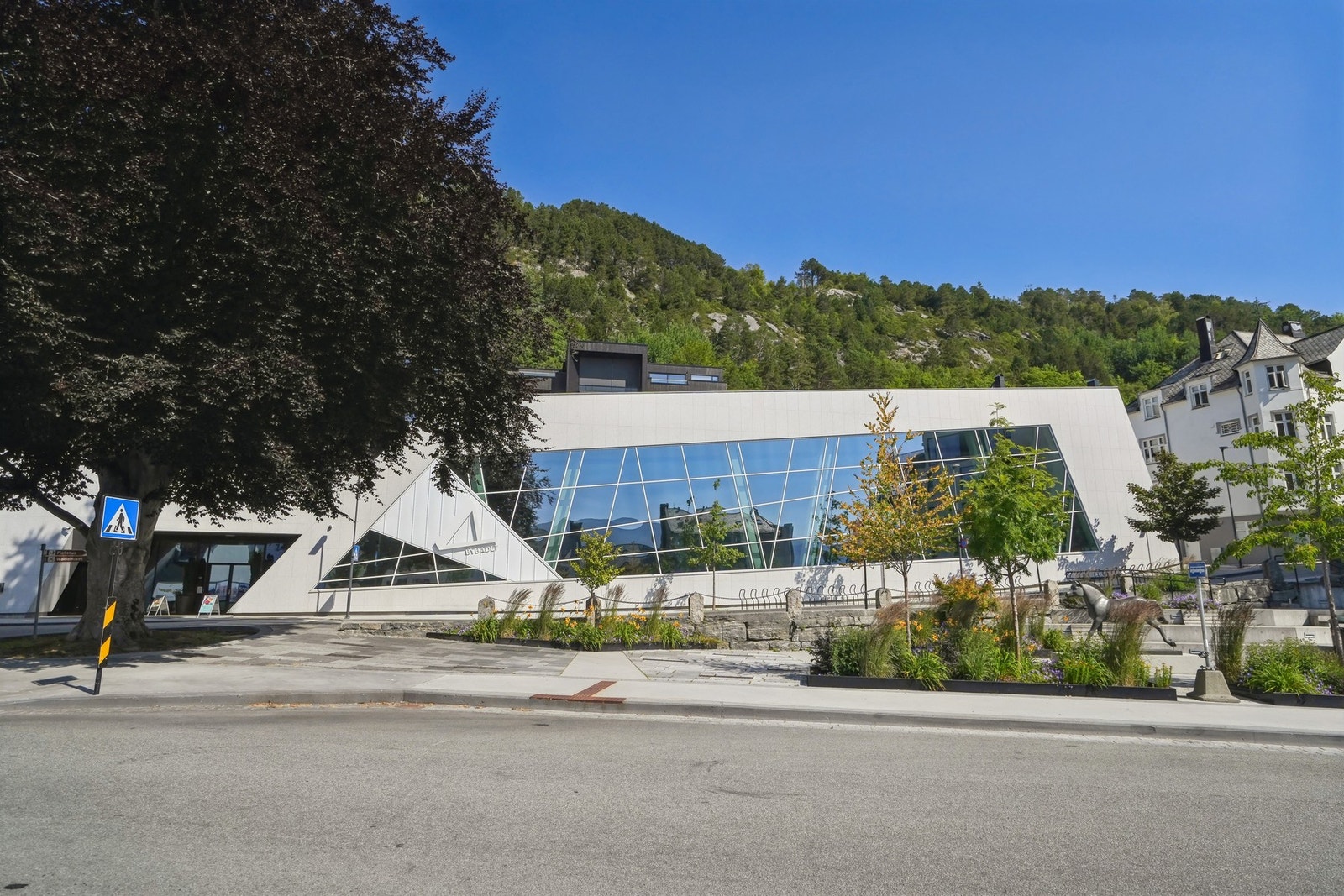 Bybadet er like ved. Galleribilde